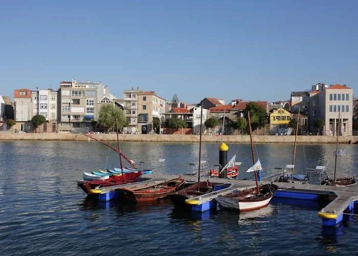 Apartmán Amplio Con Terraza En Bouzas, Cerca De La Playa.
